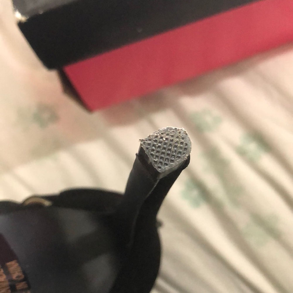 Heels - Picture 5 of 7